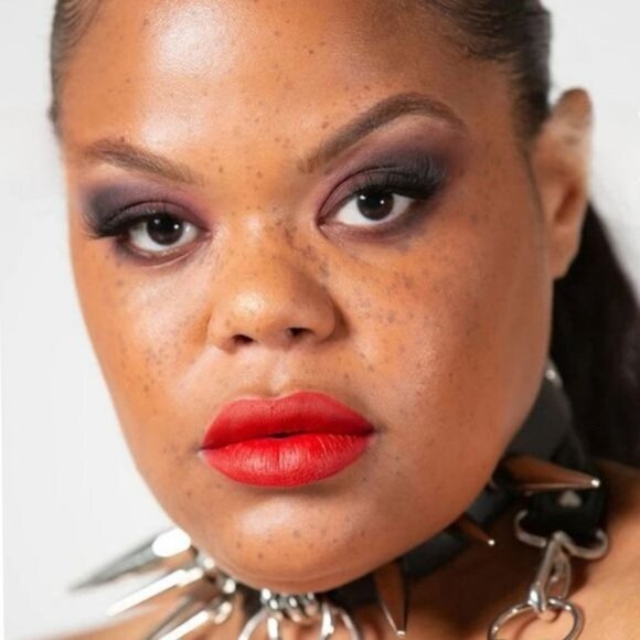 Killstar Maleficum Matte Lipstick – Coven Cosmetics Bright Red, Vanilla Scent - Picture 4 of 7